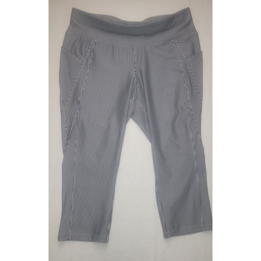 Livi Active Black / White Capri Leggings with pockets Sz 18-20 EUC